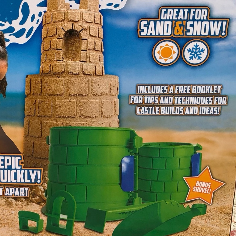 Create a Castle kit - 6pc kit includes bonus backpack for storage & transport.